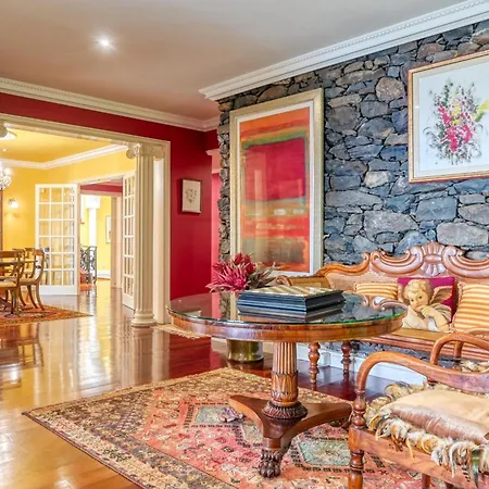 Casa Bromelias, A In Madeira Villa *