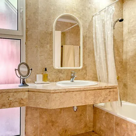 Casa Bromelias, A In Madeira * Фуншал