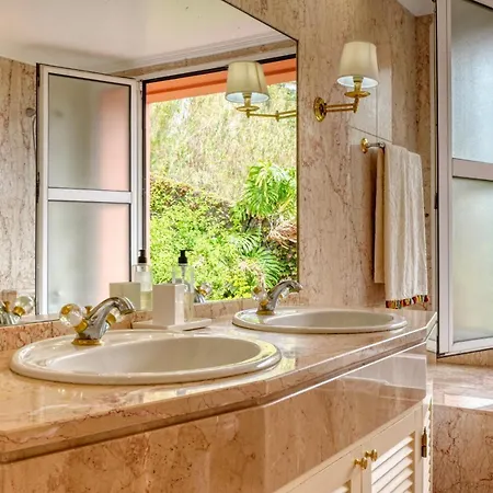 Casa Bromelias, A In Madeira Вилла