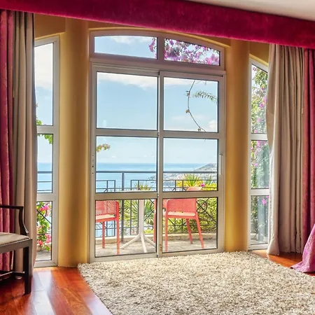 Casa Bromelias, A In Madeira * Фуншал