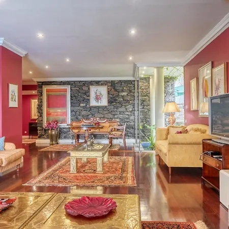 Вилла Casa Bromelias, A In Madeira *